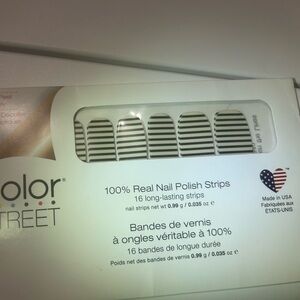NWT Color street nail strips in overlay Between the lines